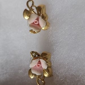 Avon pink rose earrings